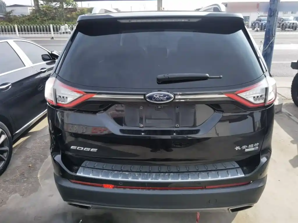 Ford Edge — миниатюра 6