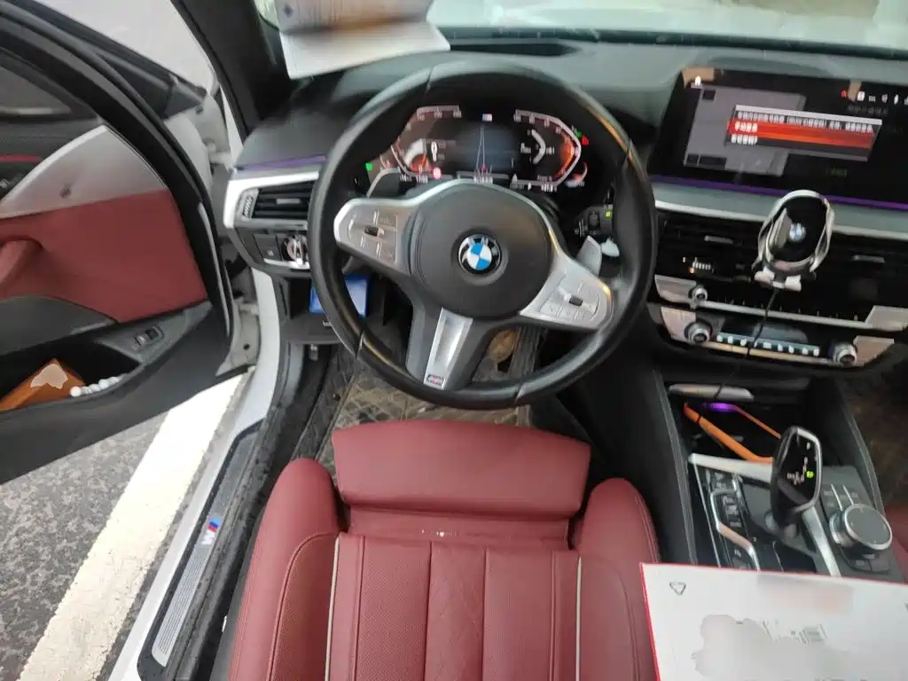 BMW 5 Series — миниатюра 3