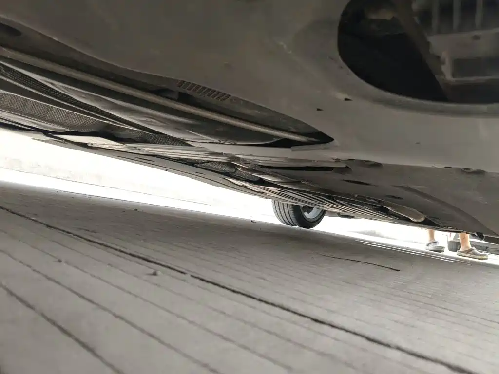 BMW 5 Series — миниатюра 17