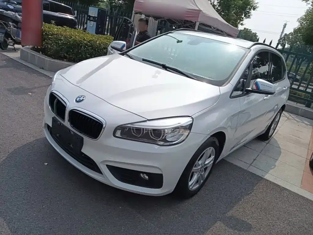 BMW 2 Series Active Tourer — миниатюра 2
