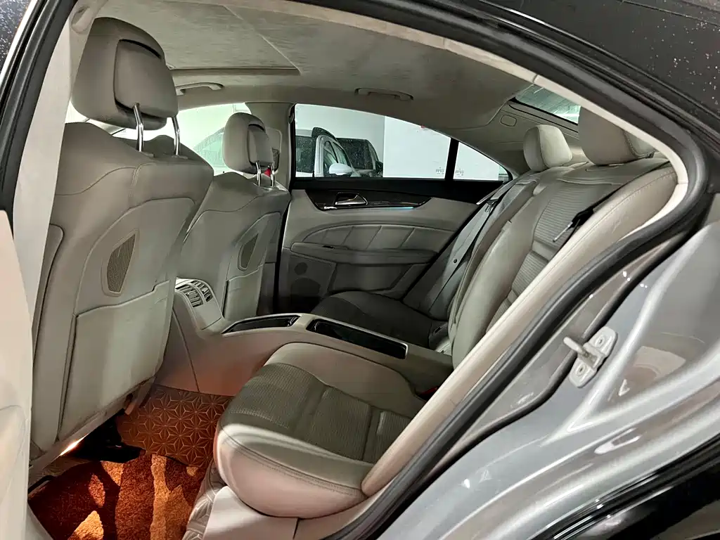Mercedes-Benz CLS A MG 2012 AMG CLS 63