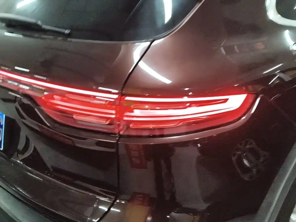 Porsche Cayenne — миниатюра 8