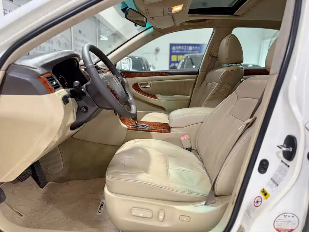 Toyota Crown 2005 3.0L Royal