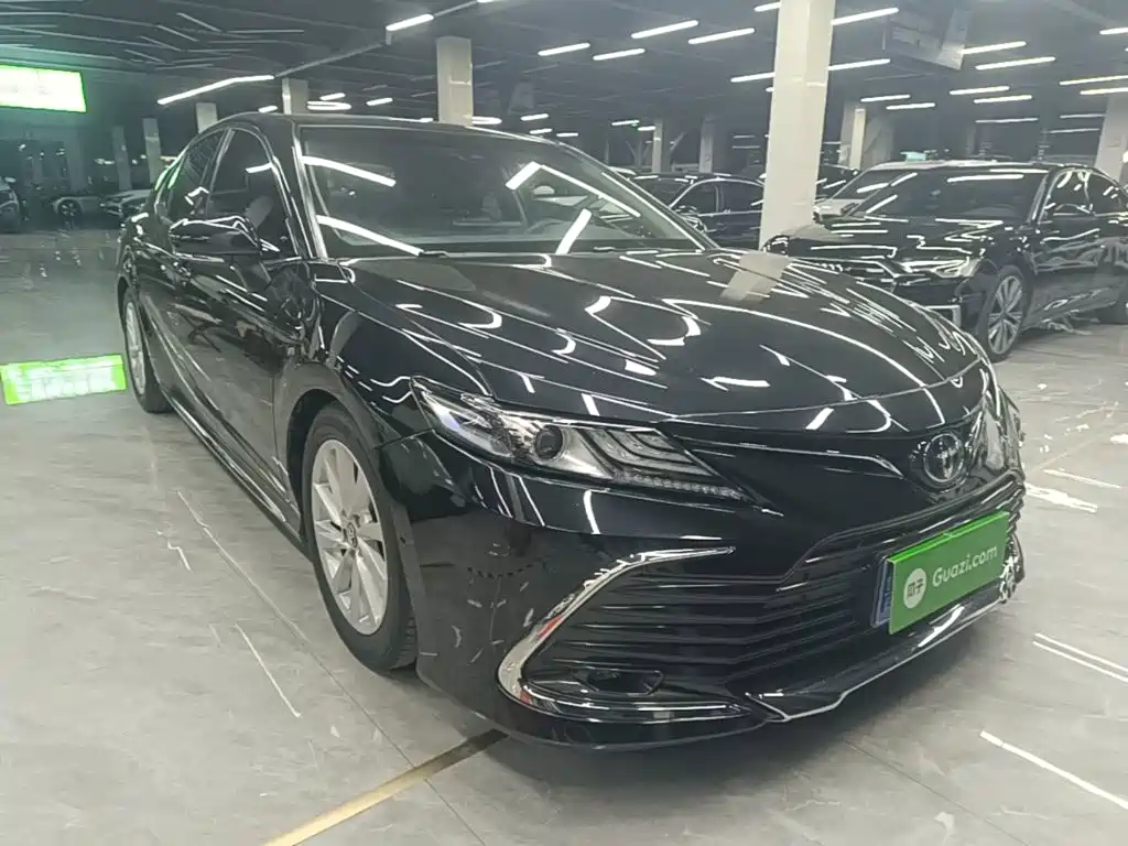 Toyota Camry — миниатюра 4