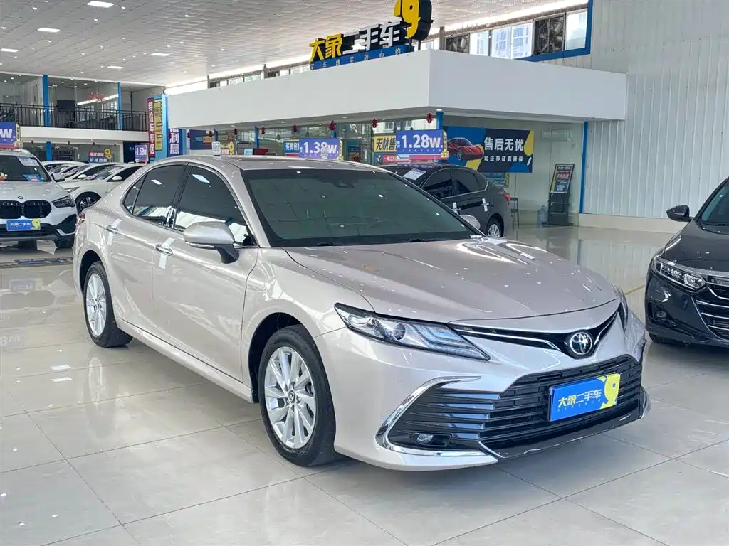 TOYOTA CAMRY