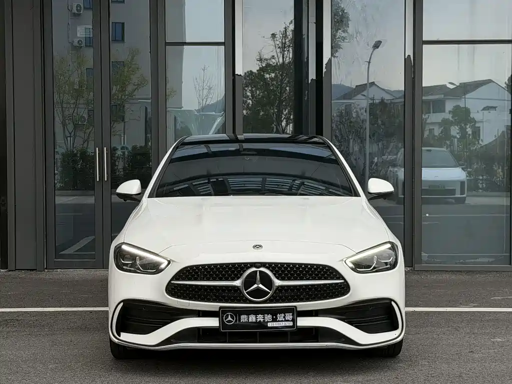 Mercedes-Benz C-Class — миниатюра 2
