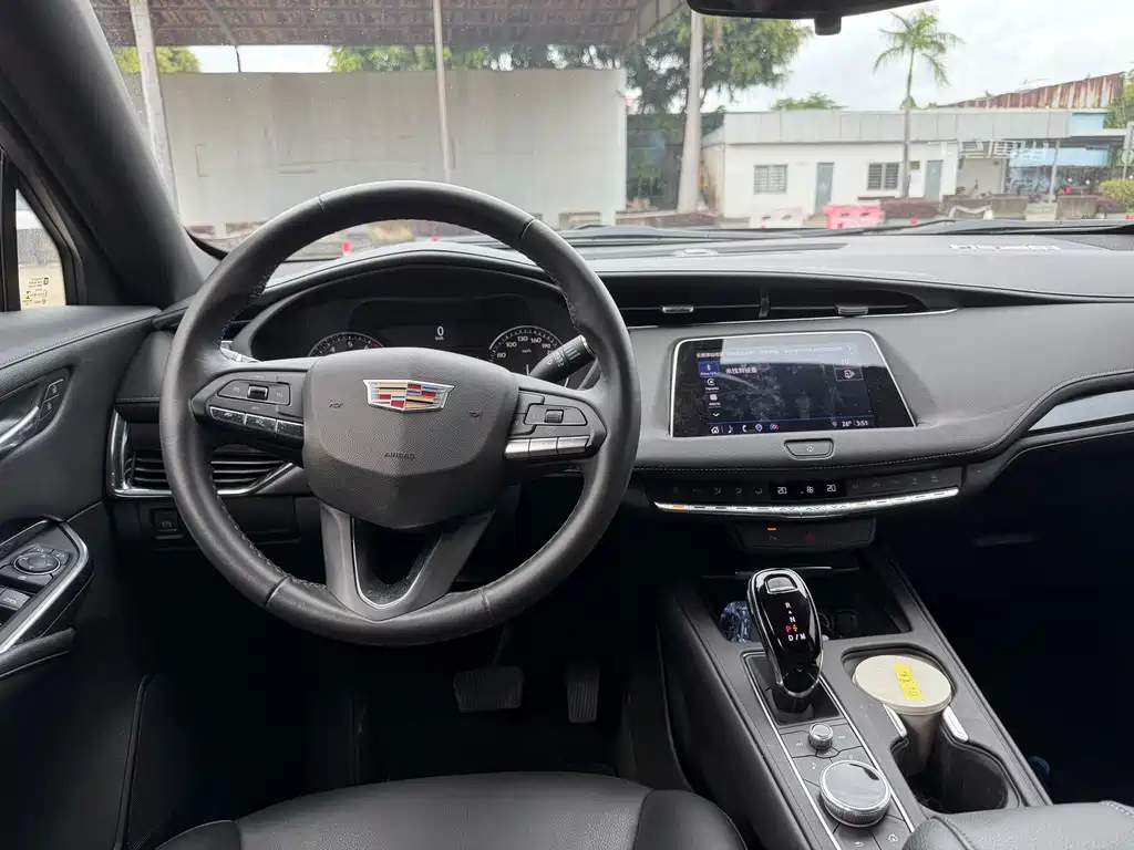 Cadillac XT4 2022 28T