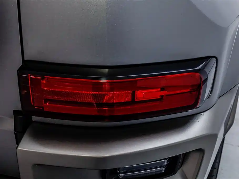 TANK TANK 700 NEW ENERGY