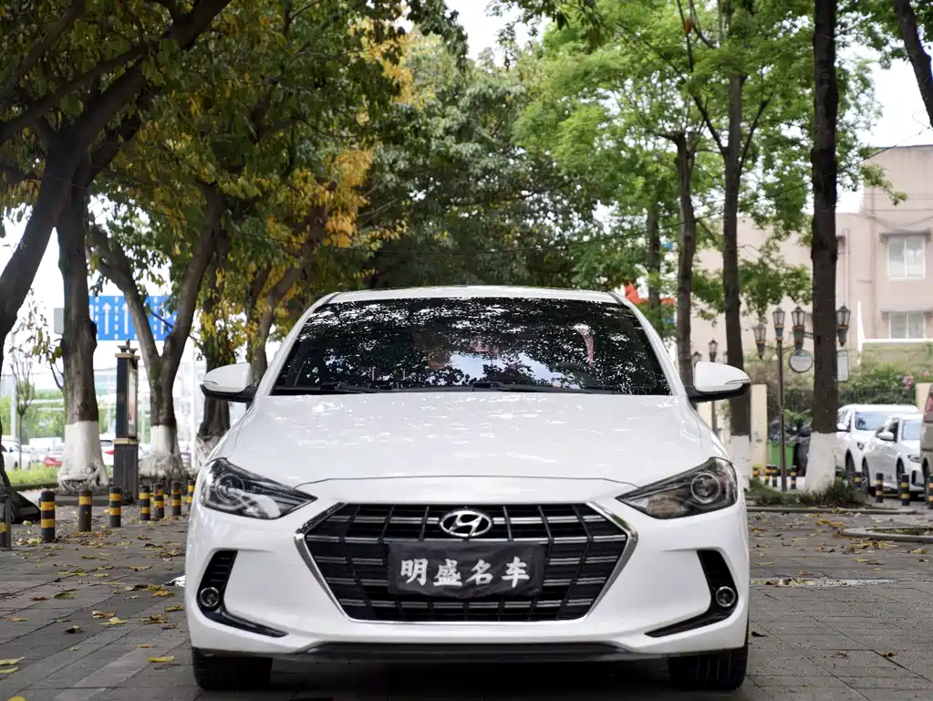 Hyundai Elantra — миниатюра 2