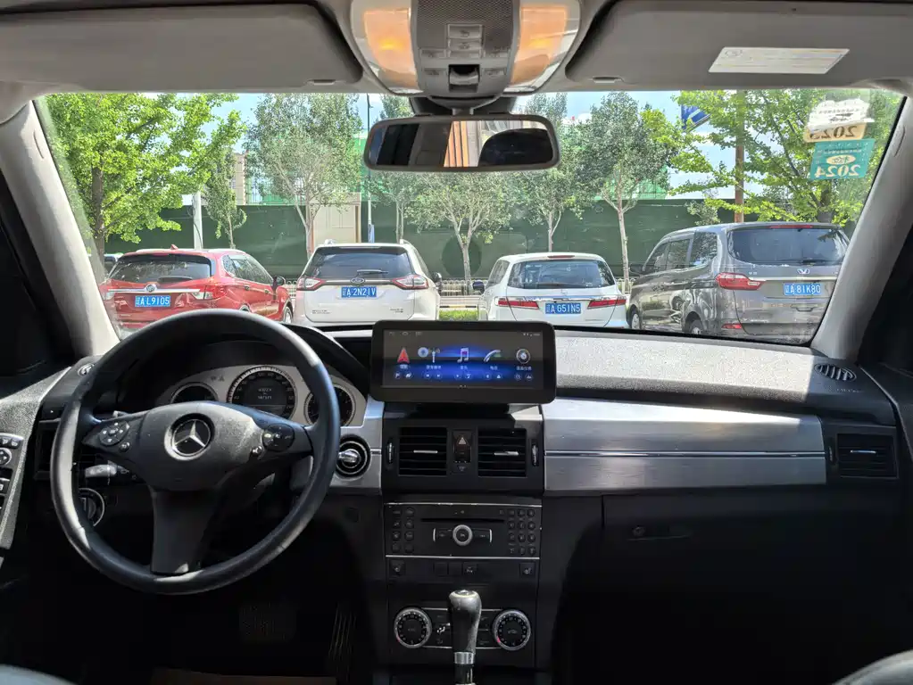 Mercedes-Benz GLK-Class (Import) — миниатюра 9