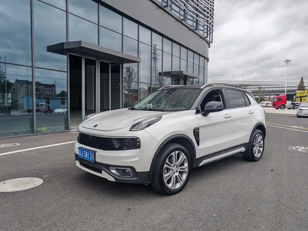 Lynk & Co 01 2020