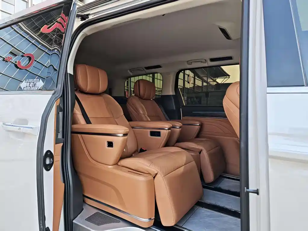 SAIC MAXUS EVERYONE 9