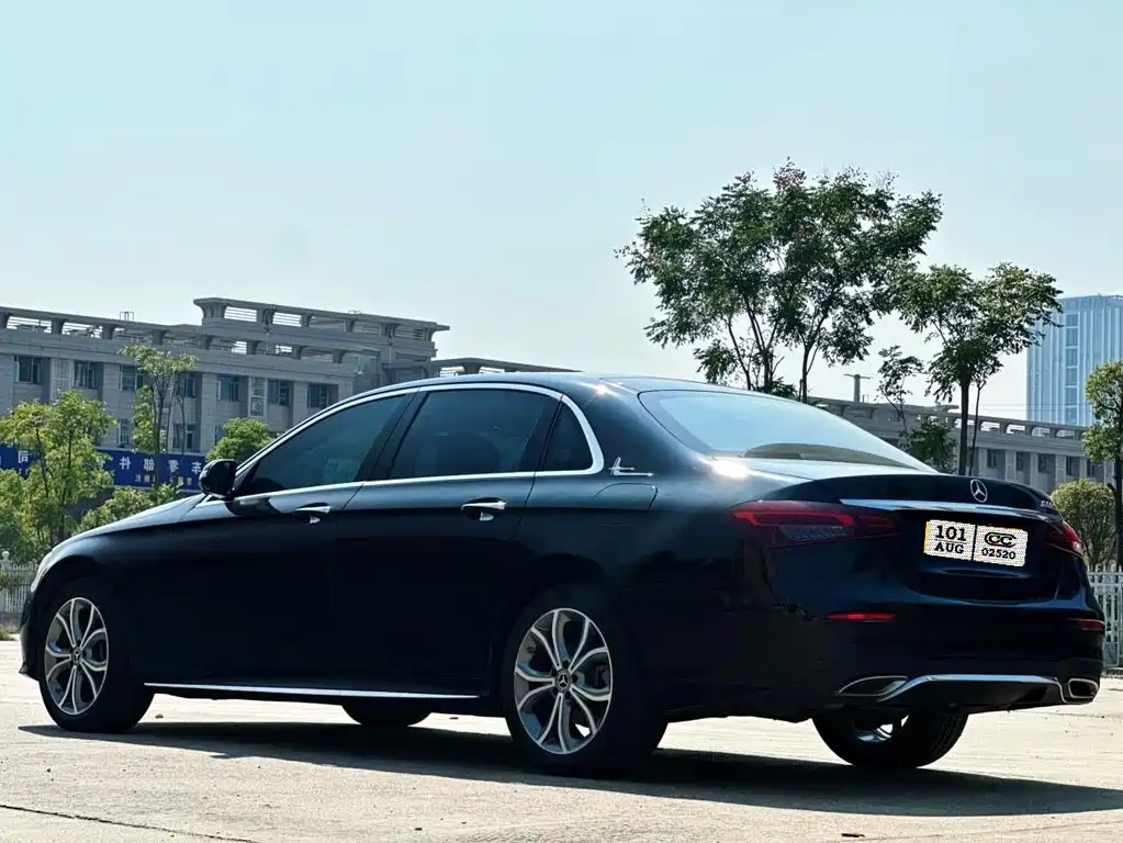 MERCEDES-BENZ E CLASS