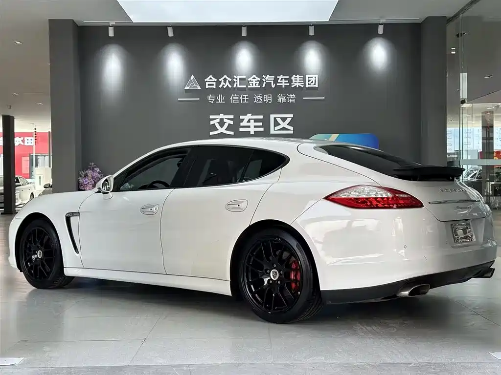 Porsche Panamera 2010 Panamera 4 3.6L