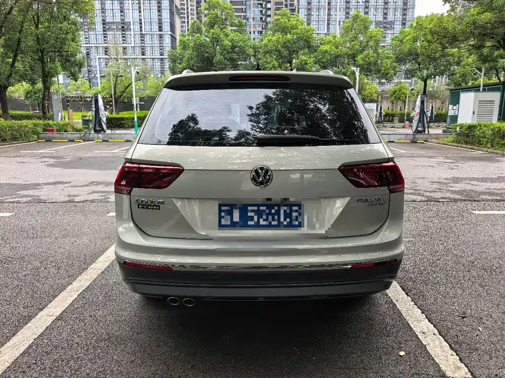 Volkswagen Tiguan L — миниатюра 5