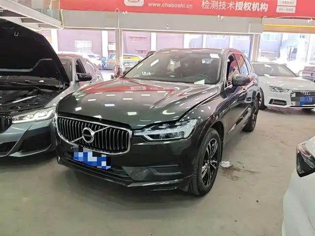 VOLVO XC60 2019