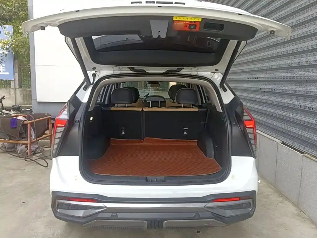 Geely Boyue L — миниатюра 19