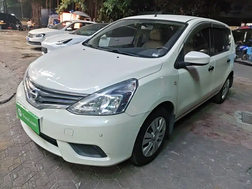 Nissan Livina