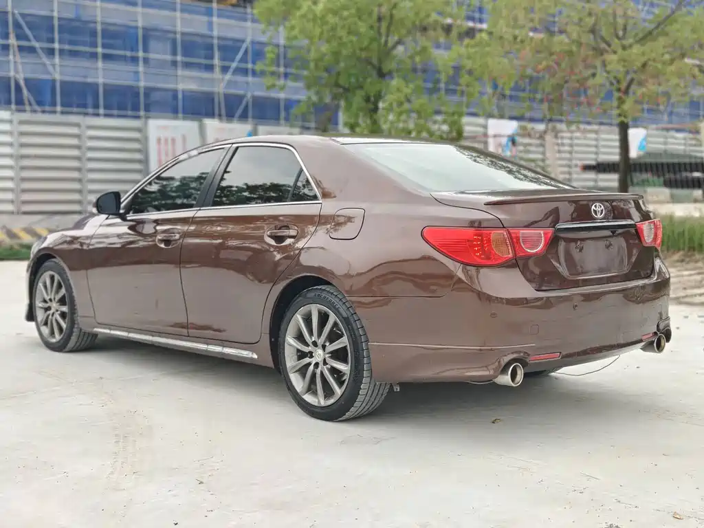 Toyota Reiz — миниатюра 4