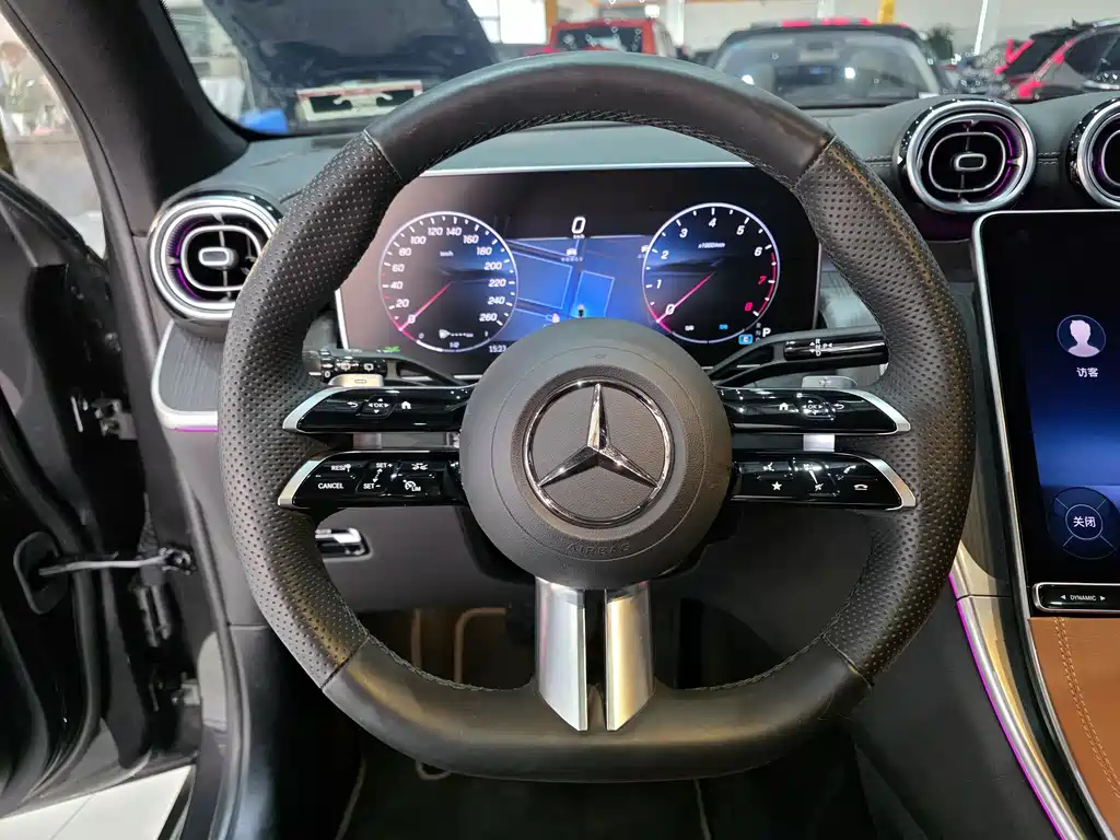 MERCEDES-BENZ GLC