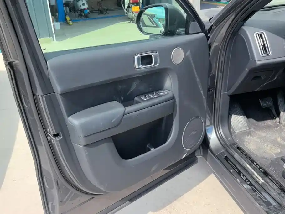 Li Auto Li L8 — миниатюра 7