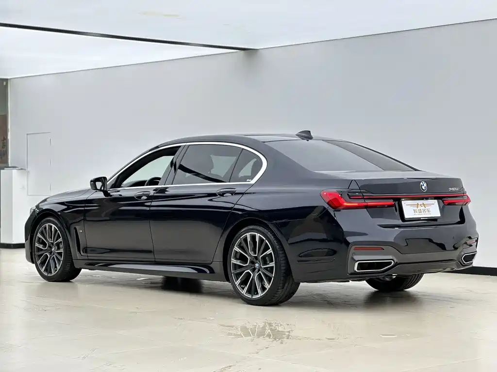 BMW 7 Series — миниатюра 3