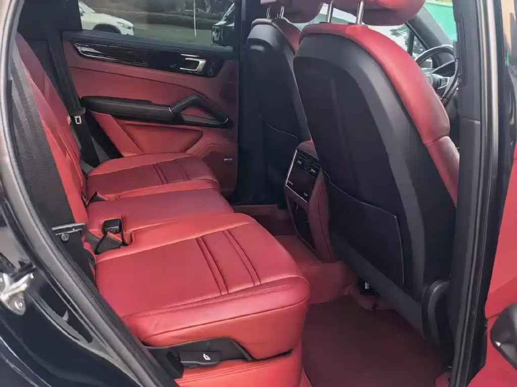 Porsche Cayenne — миниатюра 5
