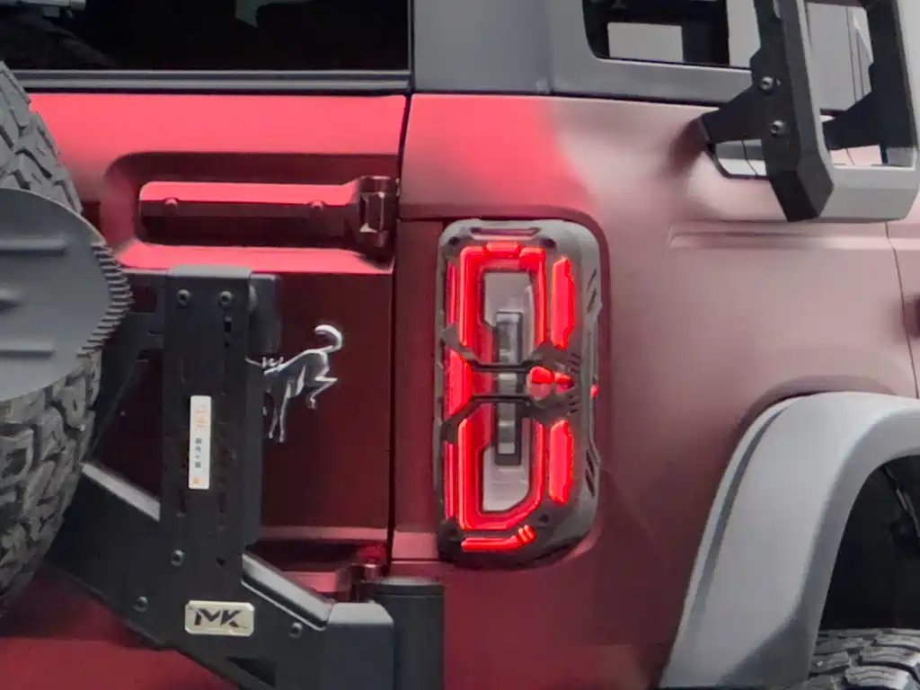 Ford Bronco — миниатюра 6