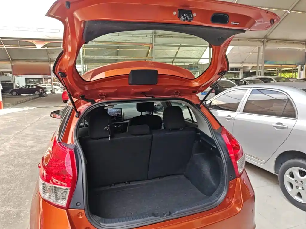 Toyota Yaris L — миниатюра 19