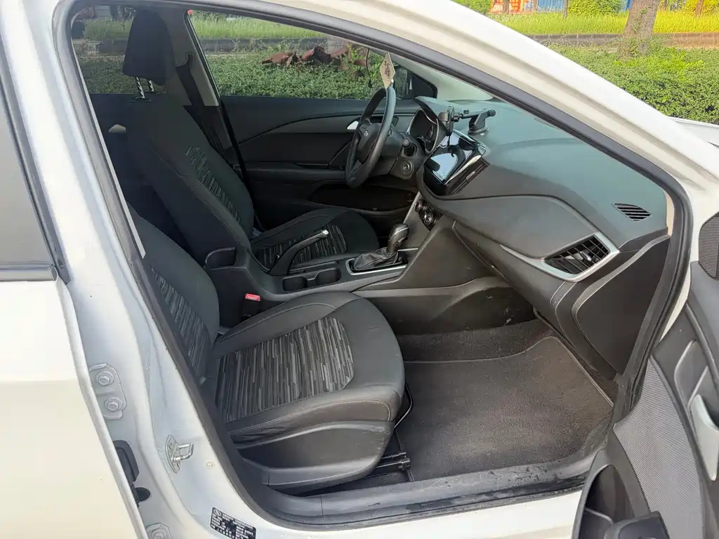 Chevrolet Cavalier — миниатюра 12