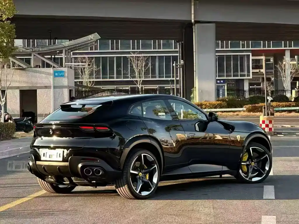 Ferrari Purosangue 2023 6.5L V12