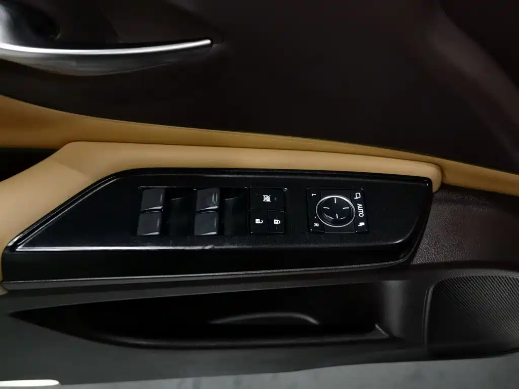 Lexus ES — миниатюра 9