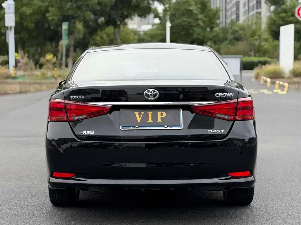 Toyota Crown — миниатюра 5