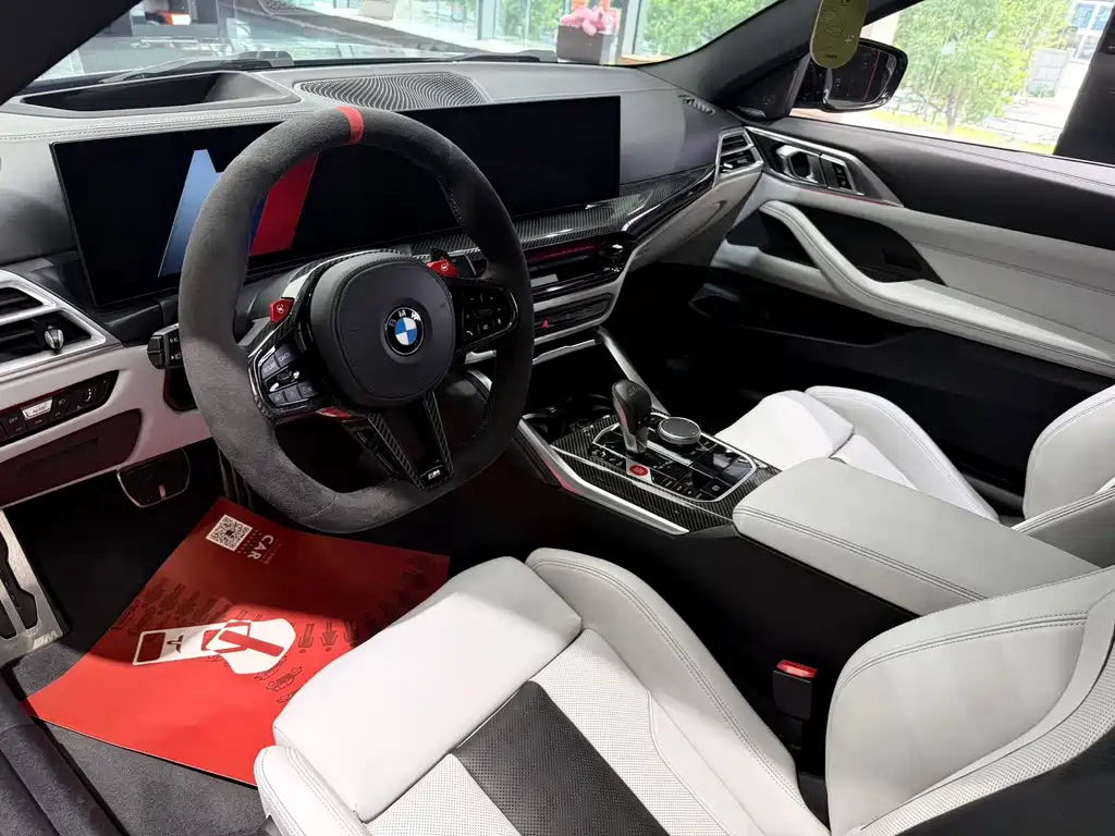 BMW M4 2024 M4
