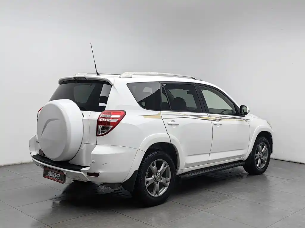Toyota RAV4 — миниатюра 2