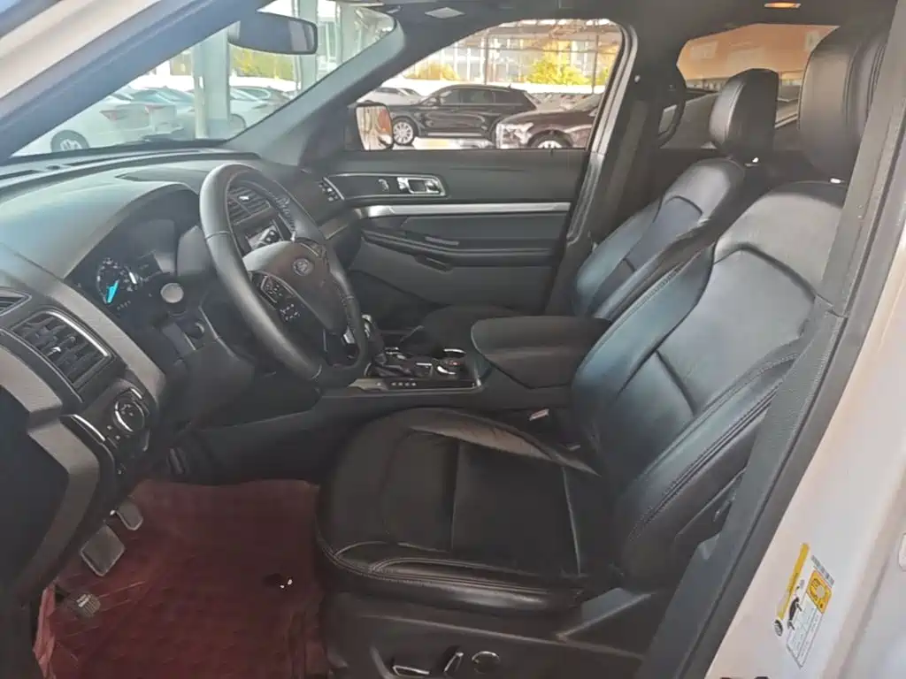 Ford Explorer (Import) — миниатюра 15