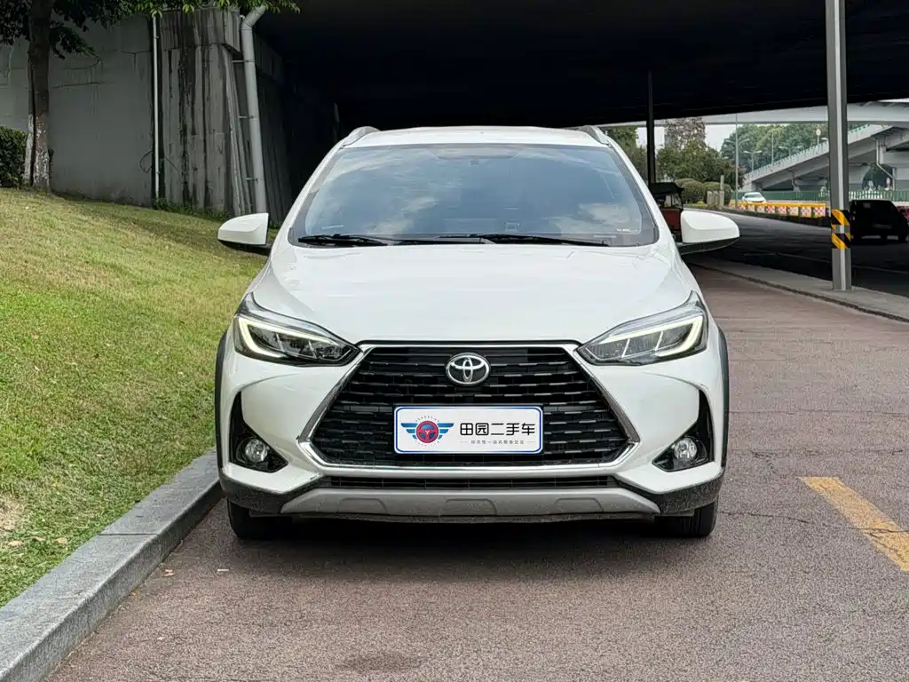 Toyota Yaris L — миниатюра 2
