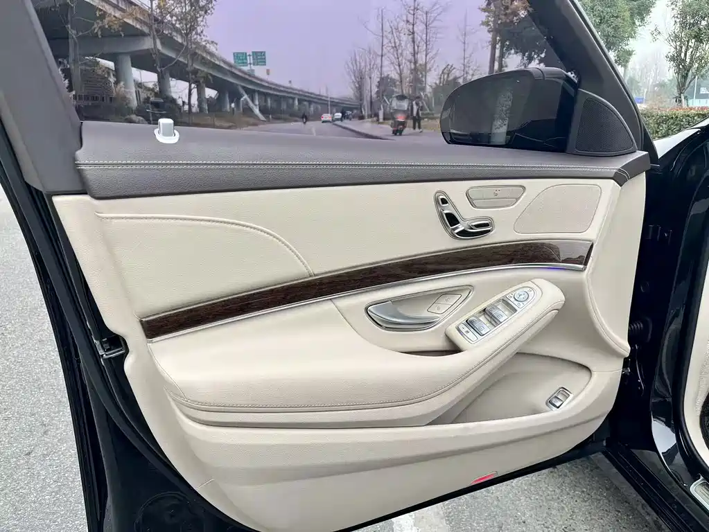 Mercedes-Benz S-Class — миниатюра 9