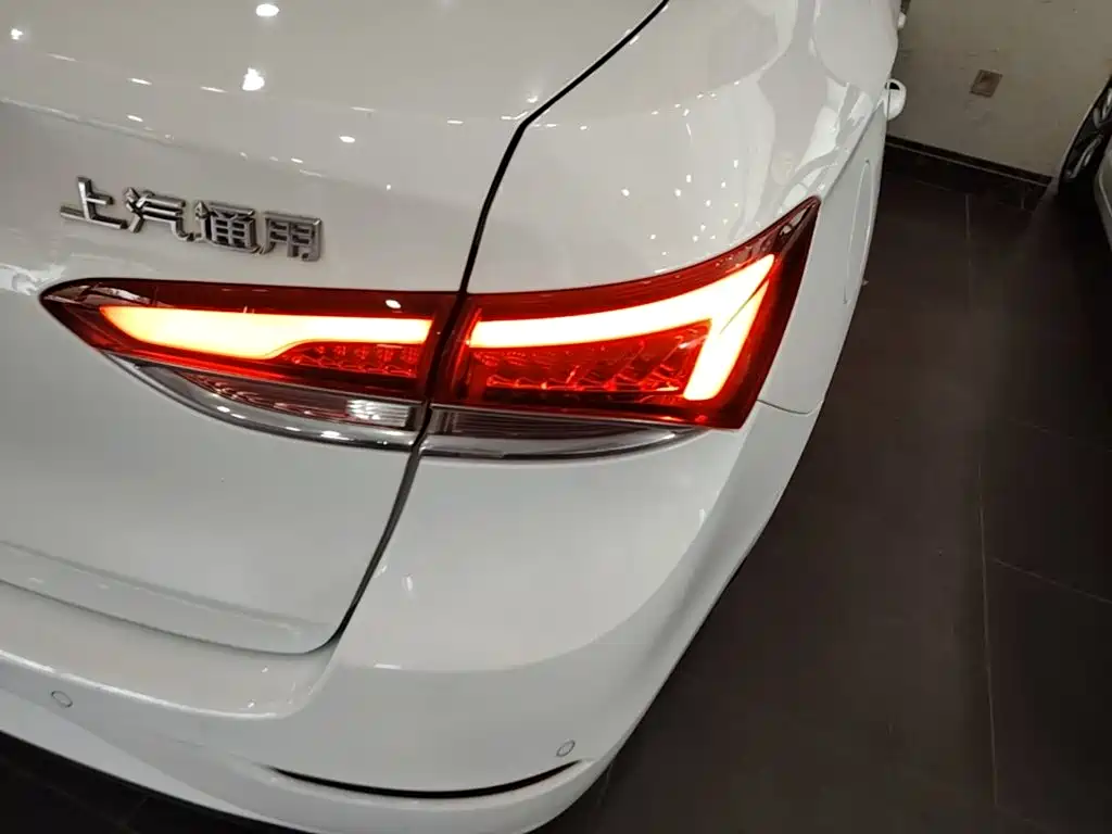Buick Excelle — миниатюра 8