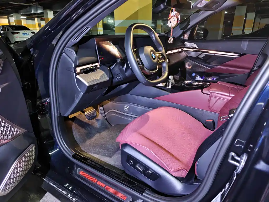 BMW 5 Series — миниатюра 2