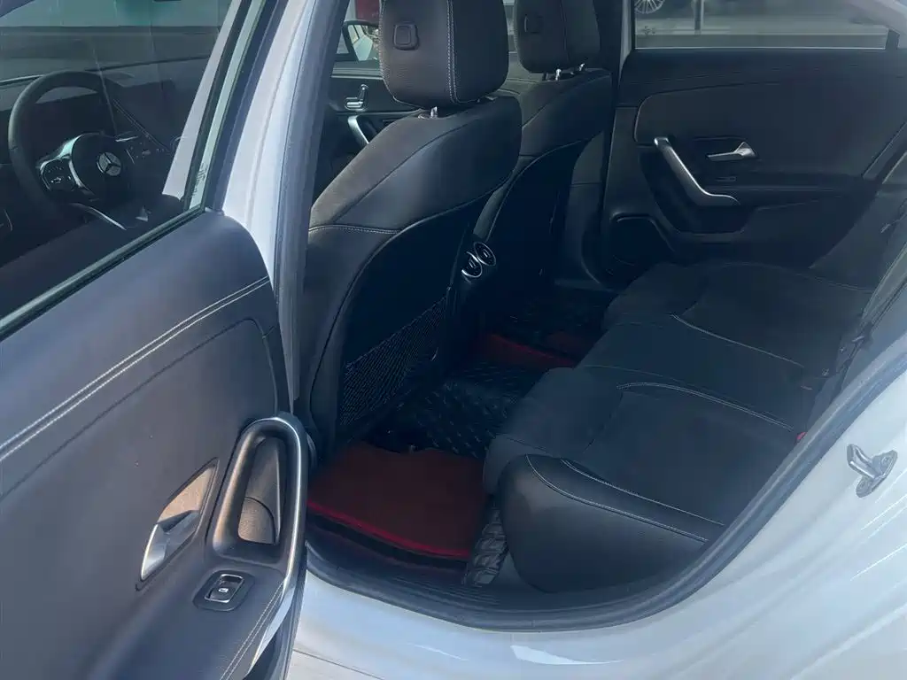 Mercedes-Benz A-Class — миниатюра 9