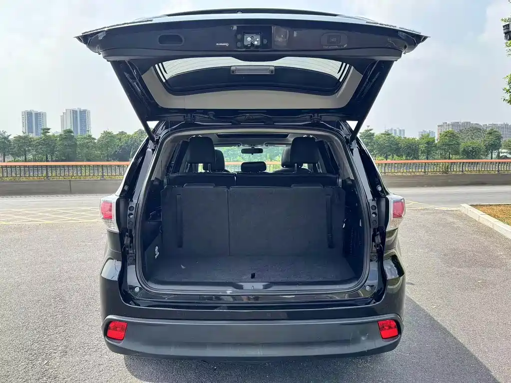 Toyota Highlander — миниатюра 16