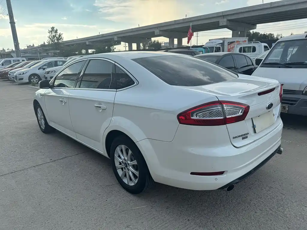 Ford Mondeo 2013 2.3L Fashion