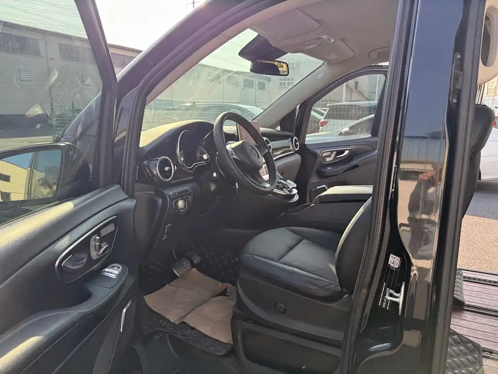 MERCEDES-BENZ V CLASS