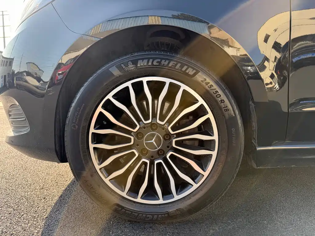 MERCEDES-BENZ V CLASS