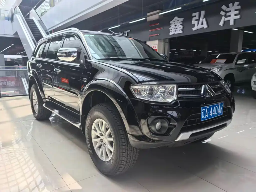 Mitsubishi ·