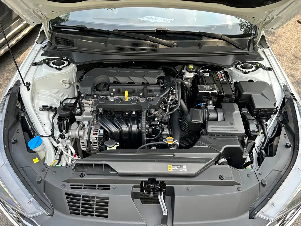 Hyundai Elantra — миниатюра 24