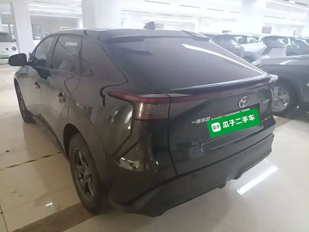 Toyota bZ4X — миниатюра 5
