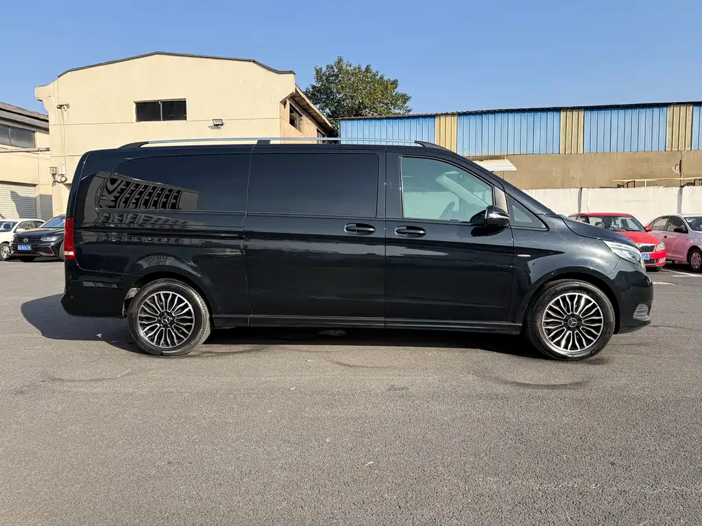 MERCEDES-BENZ V CLASS