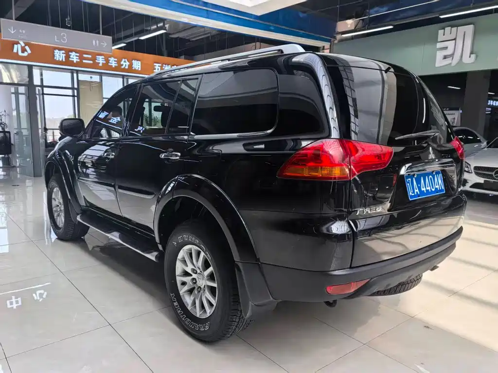 Mitsubishi Pajero Sport 2013 3.0L AT Flagship